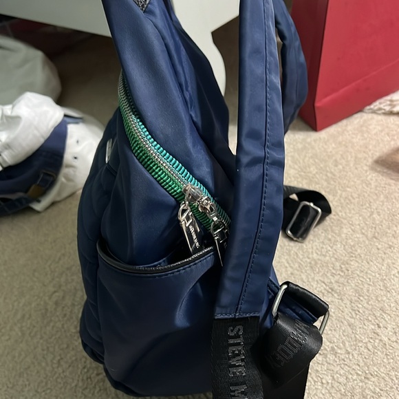 Steve Madden medium sized backpack - Picture 3 of 5